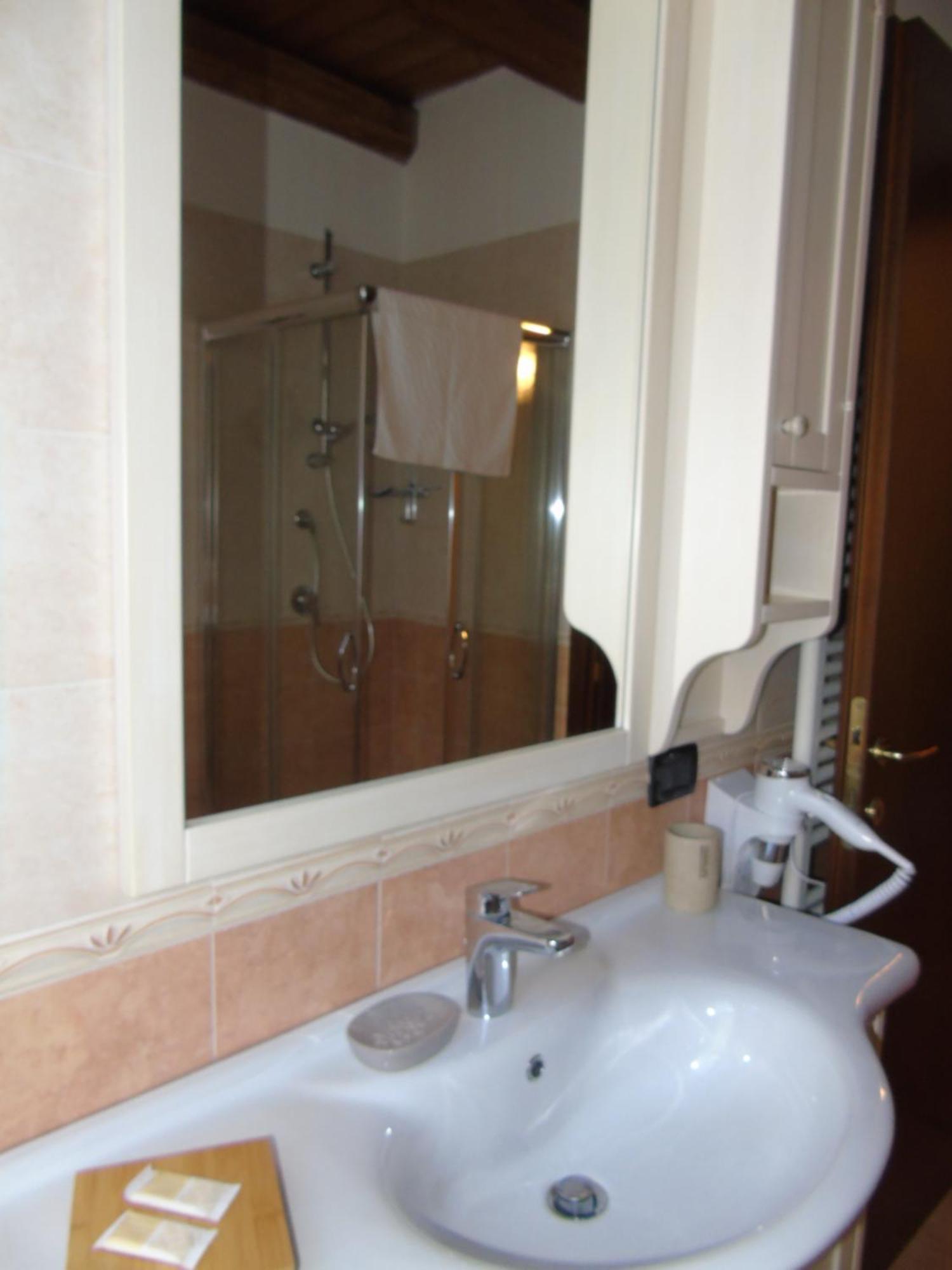Tasi Apartaments Ченто Екстер'єр фото