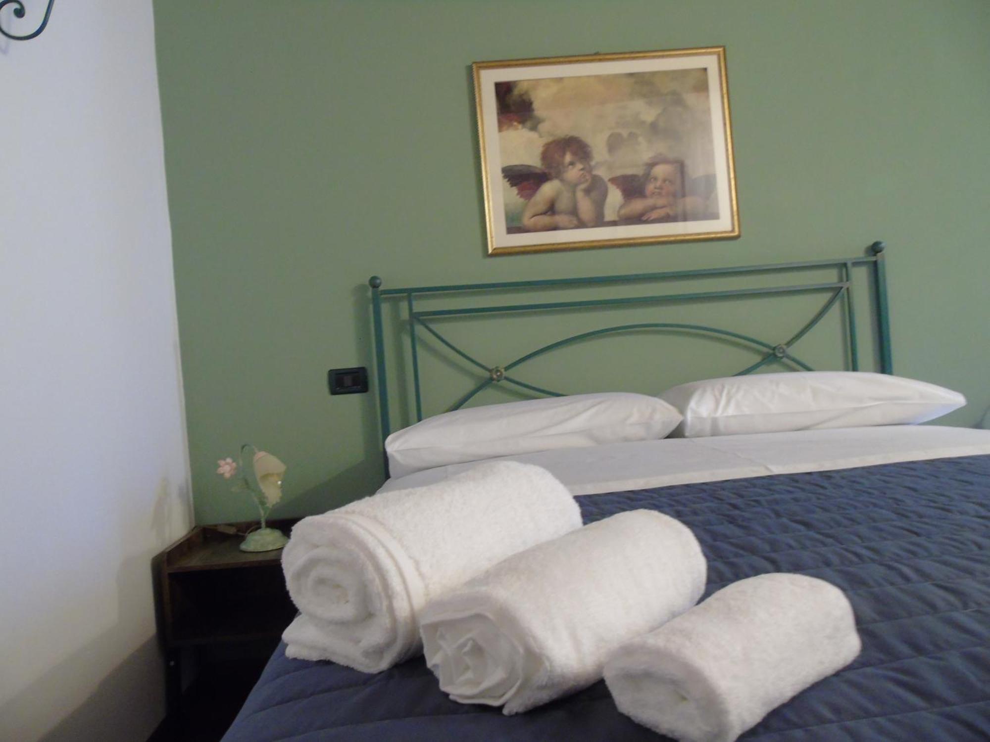 Tasi Apartaments Ченто Екстер'єр фото